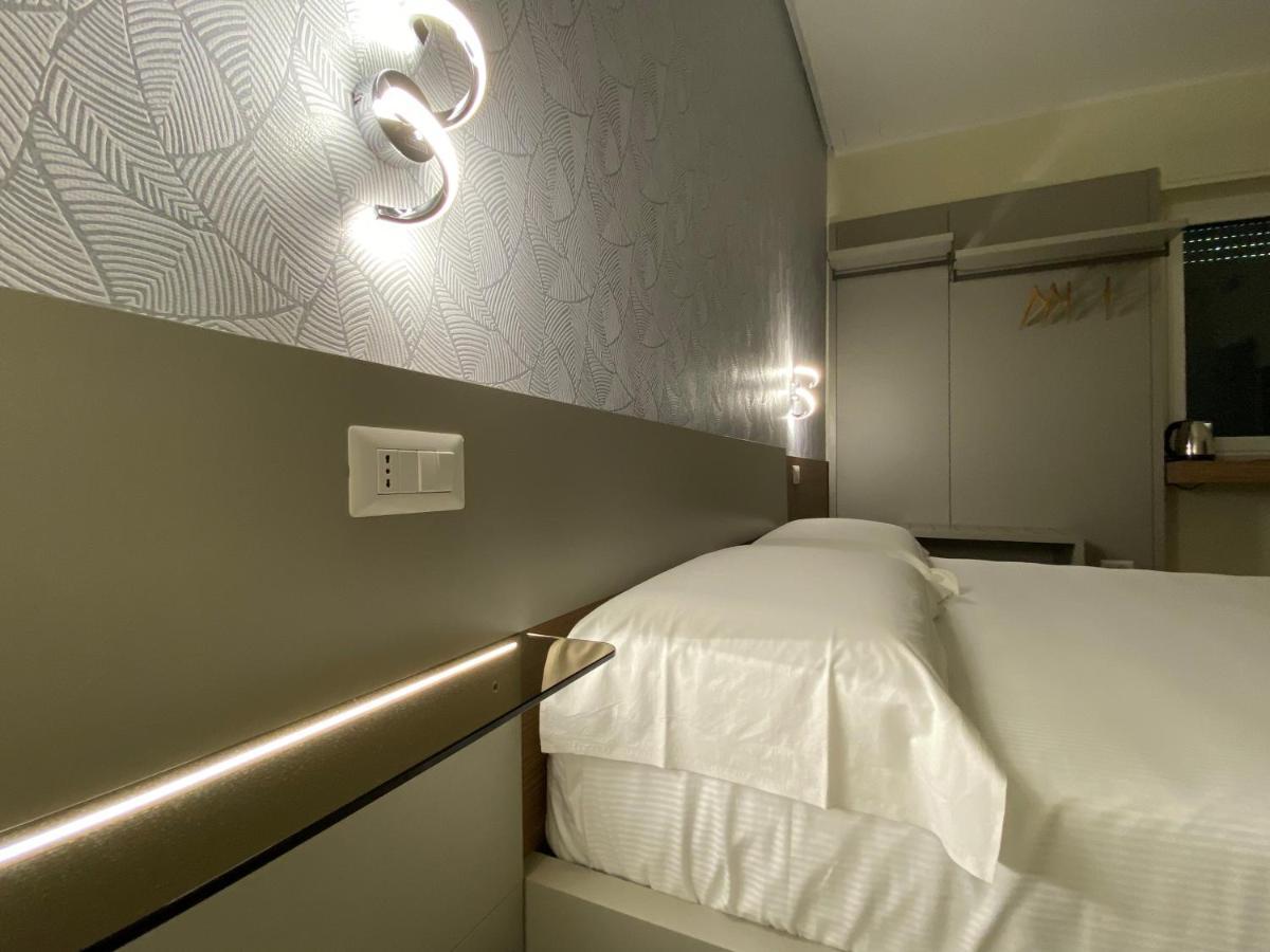 Levante Apartment And Room 바리 외부 사진