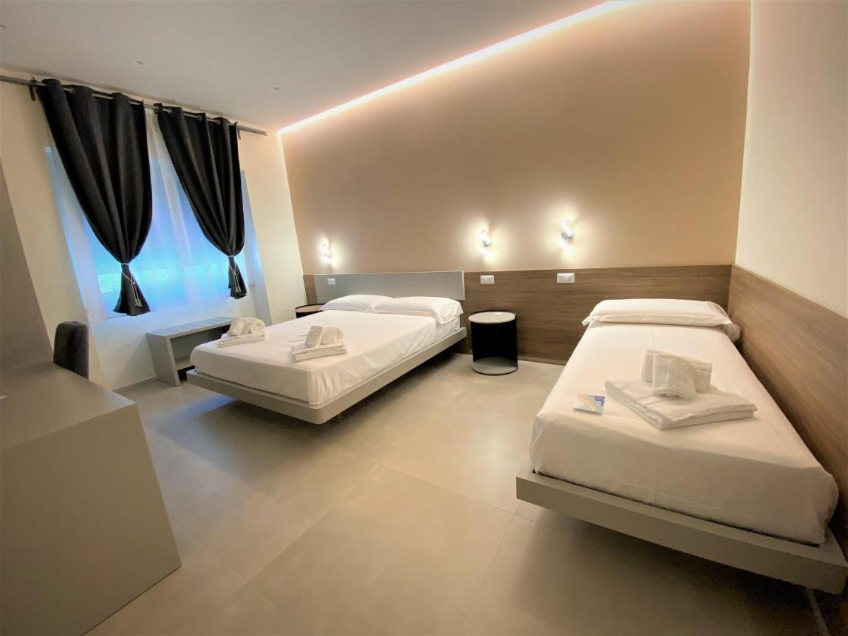 Levante Apartment And Room 바리 외부 사진