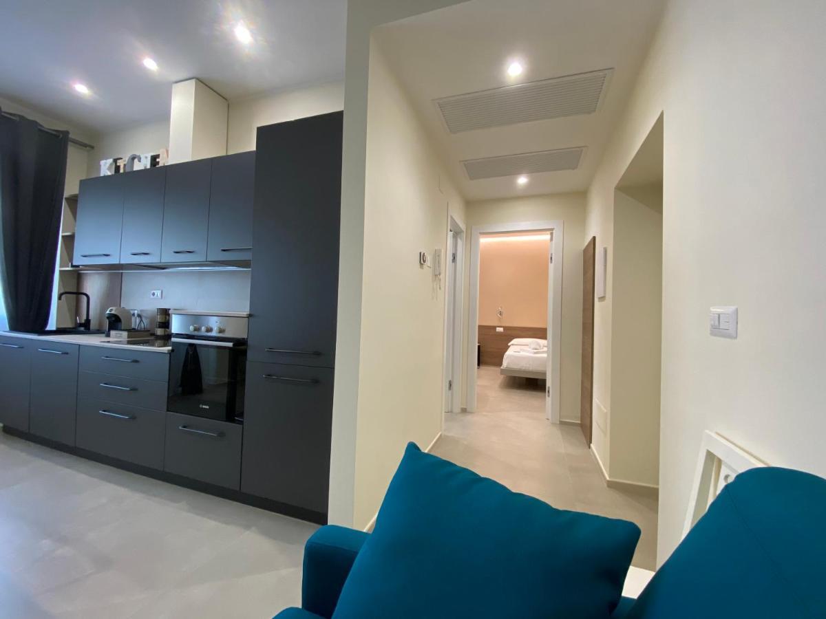 Levante Apartment And Room 바리 외부 사진
