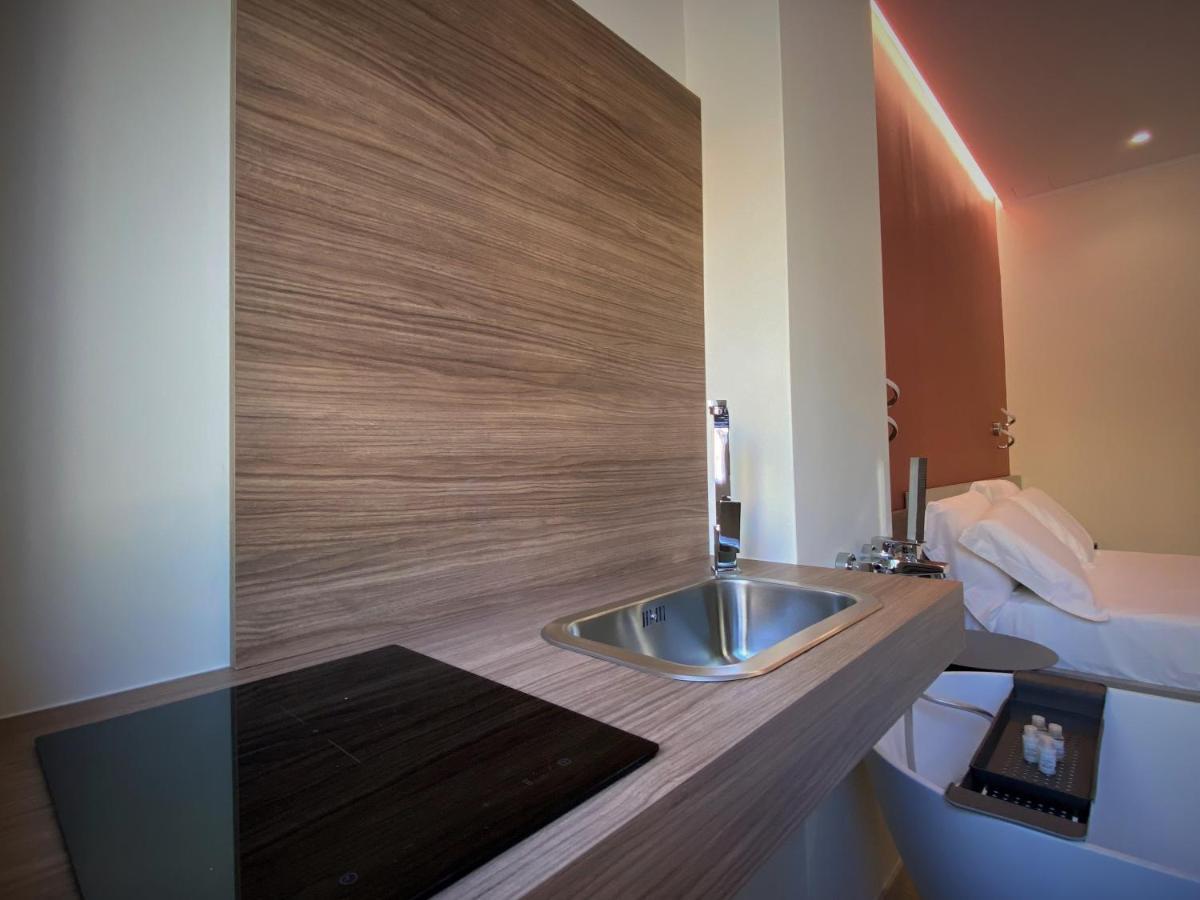 Levante Apartment And Room 바리 외부 사진