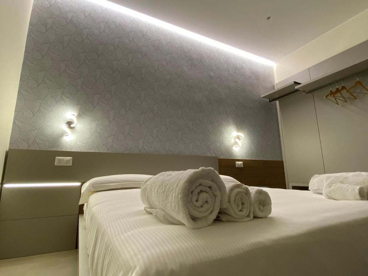 Levante Apartment And Room 바리 외부 사진