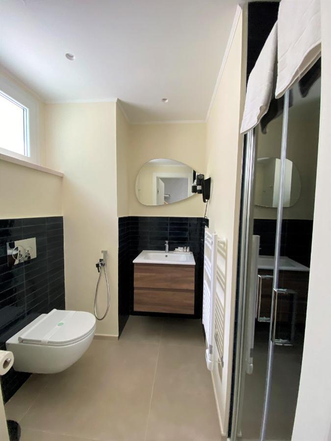 Levante Apartment And Room 바리 외부 사진