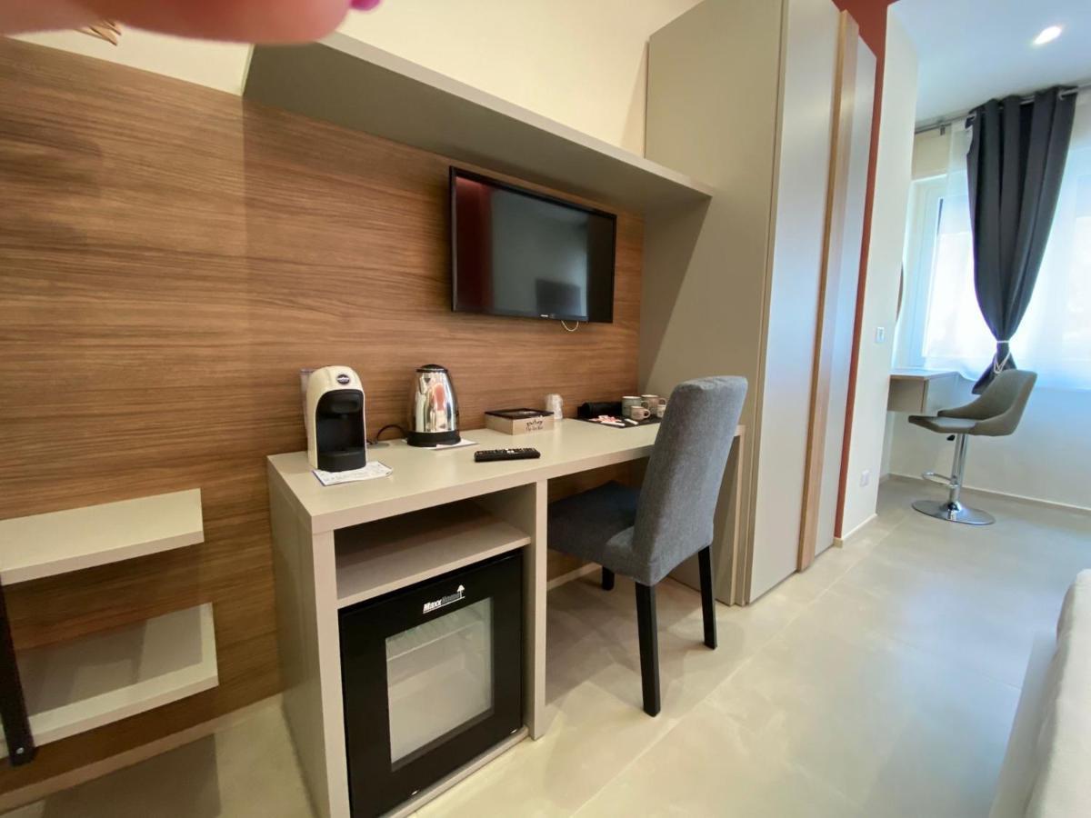 Levante Apartment And Room 바리 외부 사진