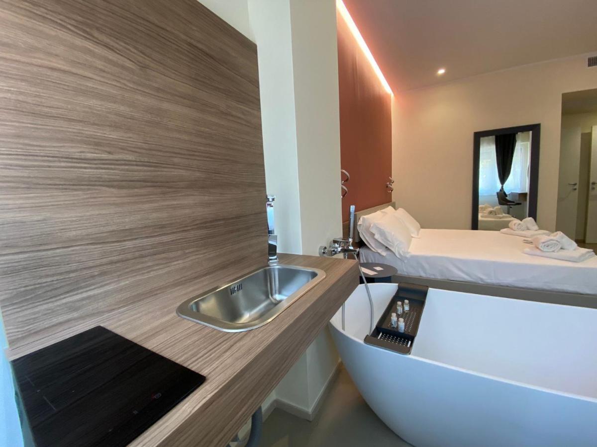 Levante Apartment And Room 바리 외부 사진