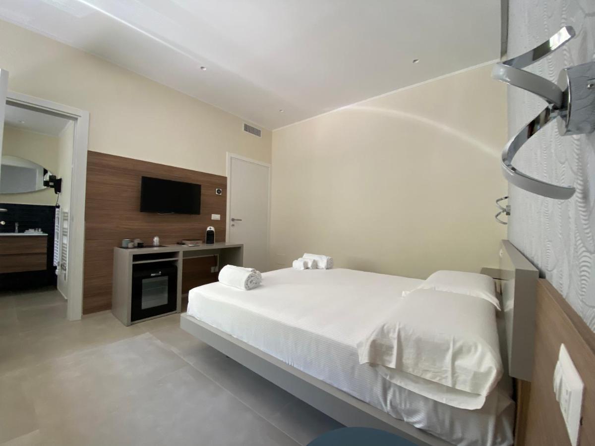 Levante Apartment And Room 바리 외부 사진